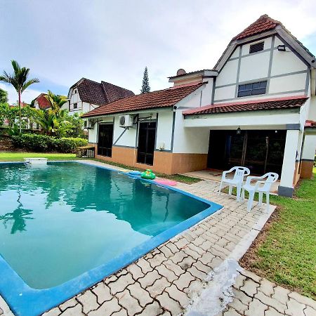 Melaka Afamosa Villa With Private Pool For 10 Pax Alor Gajah Zewnętrze zdjęcie