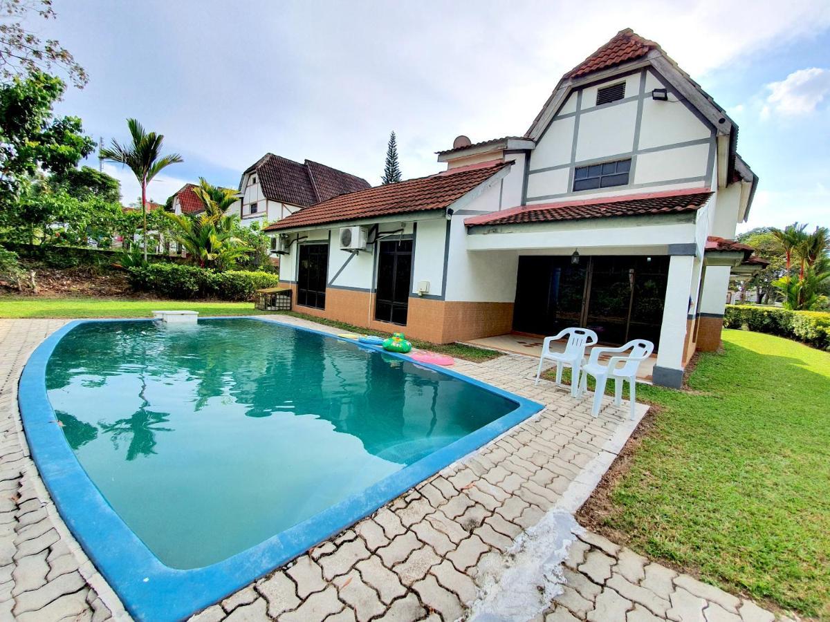 Melaka Afamosa Villa With Private Pool For 10 Pax Alor Gajah Zewnętrze zdjęcie