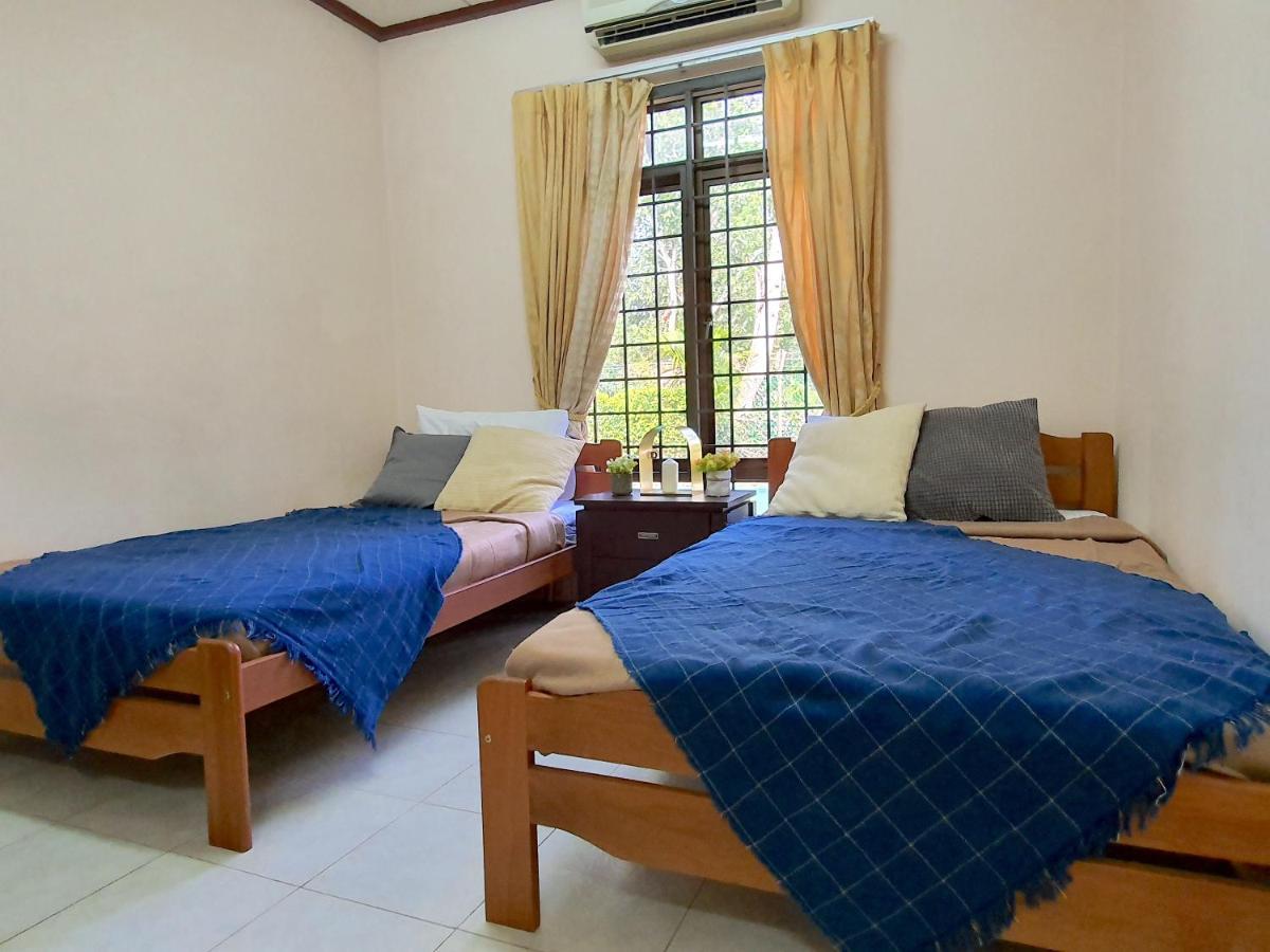Melaka Afamosa Villa With Private Pool For 10 Pax Alor Gajah Zewnętrze zdjęcie