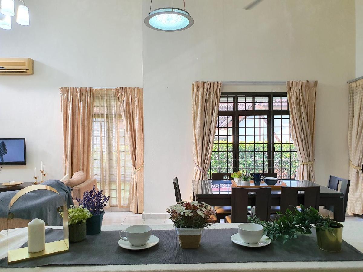 Melaka Afamosa Villa With Private Pool For 10 Pax Alor Gajah Zewnętrze zdjęcie